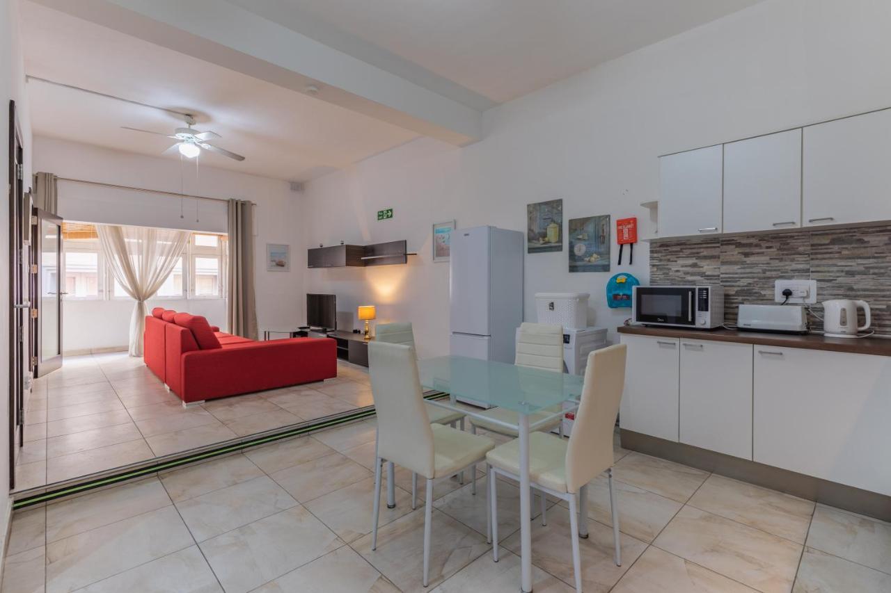 Bormla - Comfortable Two Bedroom Apartment Cospicua エクステリア 写真