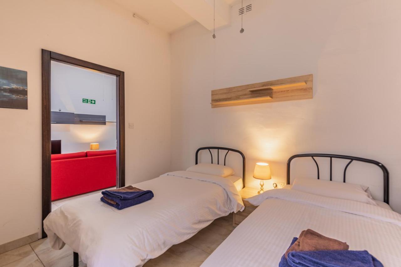 Bormla - Comfortable Two Bedroom Apartment Cospicua エクステリア 写真
